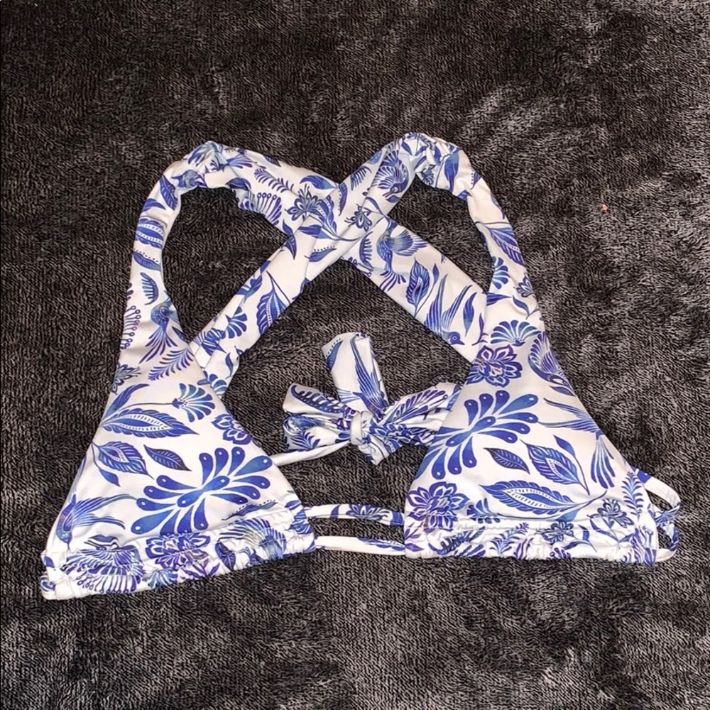 4/10$ 💙 SAHA bikini top